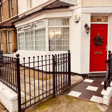Lovely Entire 1 Bedroom Flat With Patio In Chiswick Superb Location 런던 외부 사진